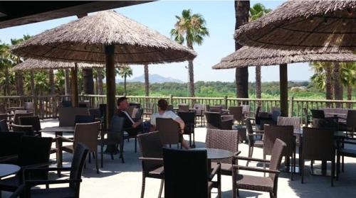 Bar/lounge, La Baume La Palmeraie Camping Resort in Capitou Bar/lounge, La Baume La Palmeraie Camping Resort in Capitou