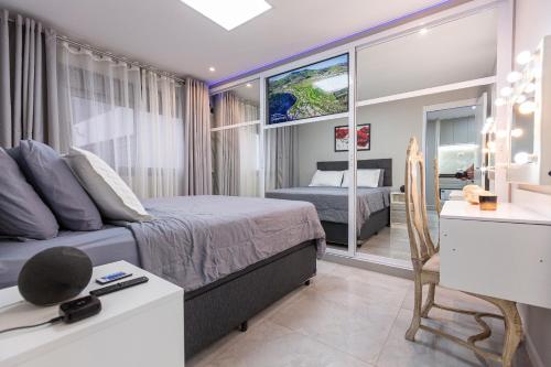 Apartamento dos Espelhos Ao Lado do Metrô na Vila Prudente (Apartamento dos Espelhos Ao Lado do Metro na Vila Prudente) in เซาลูกัส Apartamento dos Espelhos Ao Lado do Metrô na Vila Prudente (Apartamento dos Espelhos Ao Lado do Metro na Vila Prudente) in เซาลูกัส