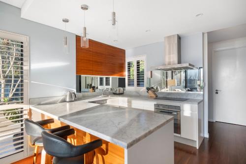 PHOE1-3B - Harbour Haven Townhouse in Balmain PHOE1-3B - Harbour Haven Townhouse in Balmain