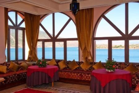 공용 라운지/TV 시청 구역, Chems Du Lac Bin El Ouidane in 빈 엘 우이단 공용 라운지/TV 시청 구역, Chems Du Lac Bin El Ouidane in 빈 엘 우이단