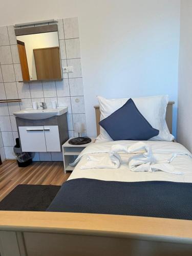 Cheers Diner & Rooms in Volkendorf Cheers Diner & Rooms in Volkendorf