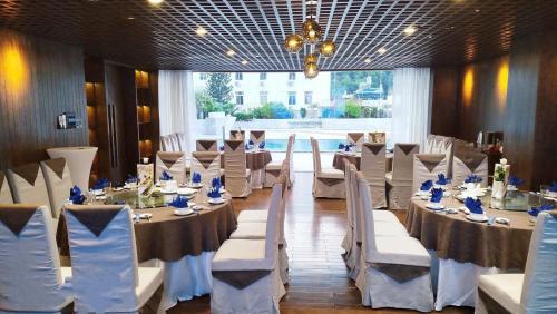 Restaurant, Petro Hotel near White Palace Restaurant, Petro Hotel near White Palace