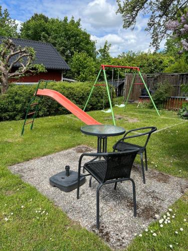 Enkel stuga med fin innergård (Enkel stuga med fin innergard) in Vimmerby Enkel stuga med fin innergård (Enkel stuga med fin innergard) in Vimmerby