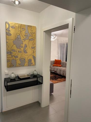 Hochwertige Stilvolle 2 Zimmer Erdgeschoss Wohnung mit großer Terasse und Garten in Pornbach Hochwertige Stilvolle 2 Zimmer Erdgeschoss Wohnung mit großer Terasse und Garten in Pornbach