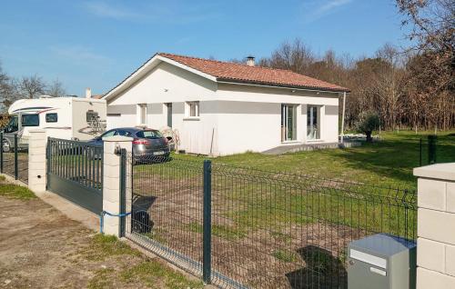 Exterior view, Stunning Home In Talais in Talais Exterior view, Stunning Home In Talais in Talais