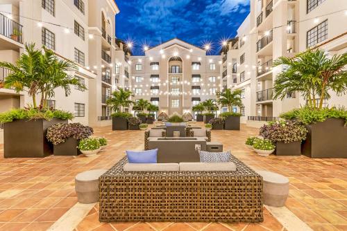 Garden, Tucker at Gables Grand Plaza Miami in Coral Gables Garden, Tucker at Gables Grand Plaza Miami in Coral Gables