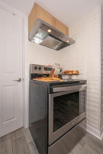 Hot Tub WiFi Gym Firepit Kitchen in Kernersville (NC) Hot Tub WiFi Gym Firepit Kitchen in Kernersville (NC)