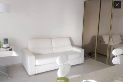 Cannes FLEURIES Grand 2 pièces climatisé