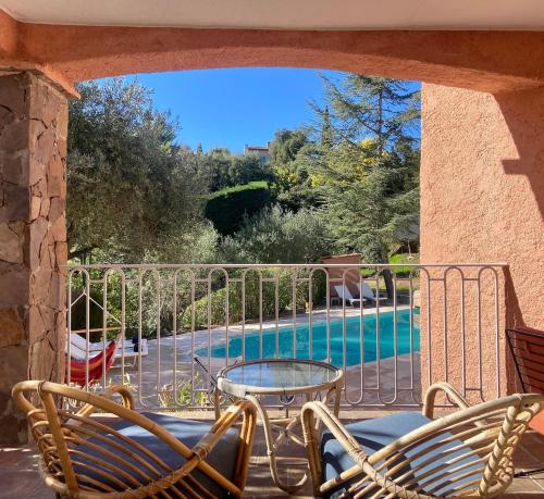 Villa avec piscine, parc naturel Esterel, nature, 15 min de Mandelieu in L'Escaillon Villa avec piscine, parc naturel Esterel, nature, 15 min de Mandelieu in L'Escaillon