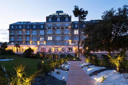 Vista exterior, Hotel Barriere Le Royal La Baule in La Baule Vista exterior, Hotel Barriere Le Royal La Baule in La Baule