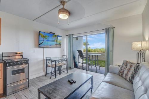 130 Direct Ocean Front 1 bedroom condo with heated pool in Crescent Beach 130 Direct Ocean Front 1 bedroom condo with heated pool in Crescent Beach