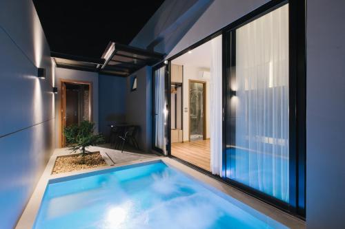 Kolam renang, Zeen Sky Resort in Suphan Buri Kolam renang, Zeen Sky Resort in Suphan Buri