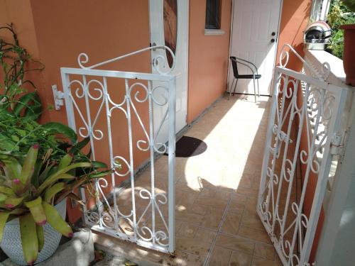 Family Vacation Rental in Jimmit in Canefield Family Vacation Rental in Jimmit in Canefield