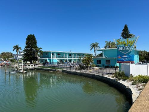 A szálláshely kívülről, Sea Jay Motel and Marina in Treasure Island (Florida) A szálláshely kívülről, Sea Jay Motel and Marina in Treasure Island (Florida)