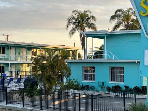 A szálláshely kívülről, Sea Jay Motel and Marina in Treasure Island (Florida) A szálláshely kívülről, Sea Jay Motel and Marina in Treasure Island (Florida)