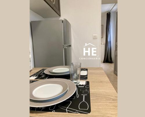 Room Miami Proche Gare 400m in Montargis Room Miami Proche Gare 400m in Montargis