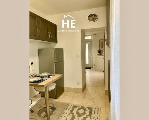 Room Miami Proche Gare 400m in Montargis Room Miami Proche Gare 400m in Montargis