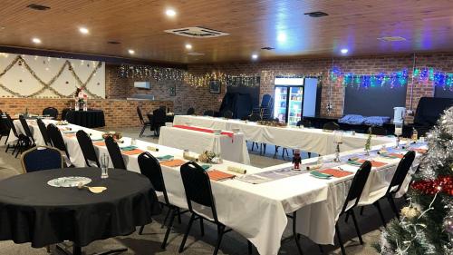 Restaurant, Colonial Motor Inn in West Wyalong Restaurant, Colonial Motor Inn in West Wyalong