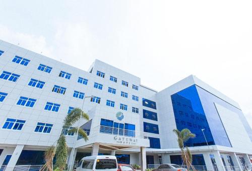 Entrance, Iloilo Gateway Hotel and Suites by RedDoorz in Pavia Entrance, Iloilo Gateway Hotel and Suites by RedDoorz in Pavia