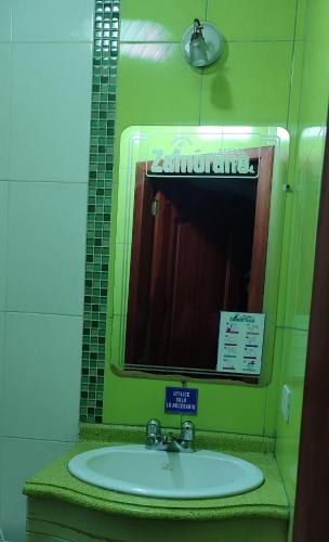Hostal Zamorano in มาร์โกปัมบา Hostal Zamorano in มาร์โกปัมบา