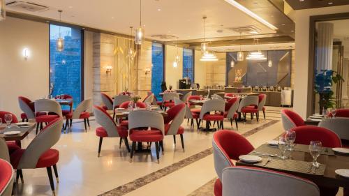 Ravintola, Ramada Resort by Wyndham Gilgit in Gilgit Ravintola, Ramada Resort by Wyndham Gilgit in Gilgit
