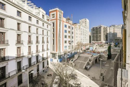 Bright & Cozy 2BD - OPERA area