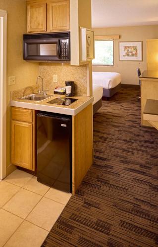 LivINN Hotel Cincinnati / Sharonville Convention Center in Sharonville LivINN Hotel Cincinnati / Sharonville Convention Center in Sharonville