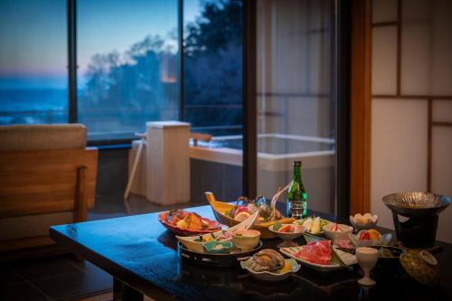 Sakahijiri Gyokushoen near Mt. Daruma Sakahijiri Gyokushoen near Mt. Daruma