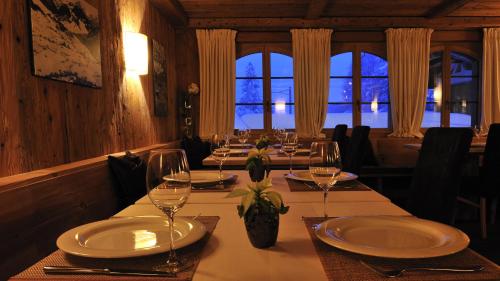 Restaurant, Hotel des Alpes Superieur in Saanen Restaurant, Hotel des Alpes Superieur in Saanen
