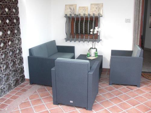 Entrance, La Maison Blanche in Rome Suburbs Entrance, La Maison Blanche in Rome Suburbs