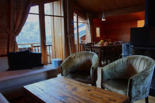 Faciliteiten, Cosy 4 bedroom chalet with hot tub (Chalet Velours) in Saint-Marcel Faciliteiten, Cosy 4 bedroom chalet with hot tub (Chalet Velours) in Saint-Marcel