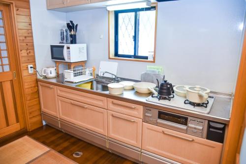 dapur, 山斎ー勝山市の最北端に佇む一棟貸しの宿- in Katsuyama dapur, 山斎ー勝山市の最北端に佇む一棟貸しの宿- in Katsuyama