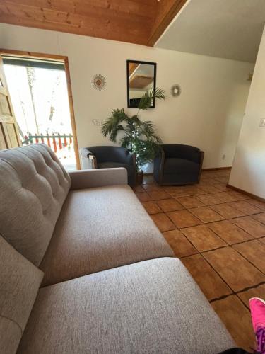 Sequoia River Front Cabins in 三河(CA) Sequoia River Front Cabins in 三河(CA)