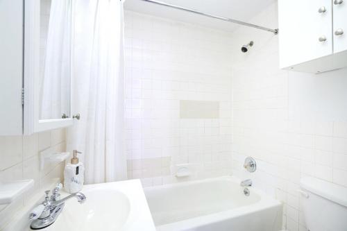 83-2FE UES Central Park Newly Furnished Studio near พิพิธภัณฑ์ศิลปะเมโทรโปลิเทิน 83-2FE UES Central Park Newly Furnished Studio near พิพิธภัณฑ์ศิลปะเมโทรโปลิเทิน