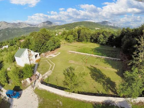 A szálláshely kívülről, Charming chalet in Herceg Novi with fenced garden in Herceg Novi A szálláshely kívülről, Charming chalet in Herceg Novi with fenced garden in Herceg Novi