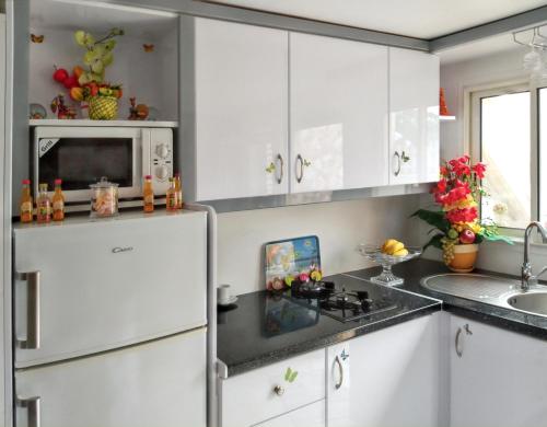 кухня, Studio de charme à Bouillante, 100 m², vue sur mer et montagnes (Studio de charme a Bouillante, 100 m², vue sur mer et montagnes) in Bouillante кухня, Studio de charme à Bouillante, 100 m², vue sur mer et montagnes (Studio de charme a Bouillante, 100 m², vue sur mer et montagnes) in Bouillante
