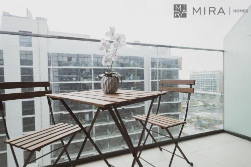 Balcony/terrace, Mira Holiday Homes - Cosy 1 bedroom in Meydan in Nad Al Sheba Balcony/terrace, Mira Holiday Homes - Cosy 1 bedroom in Meydan in Nad Al Sheba
