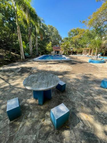 Piscine, Tupasy Marangatu Hostal in Ypacaraí Piscine, Tupasy Marangatu Hostal in Ypacaraí