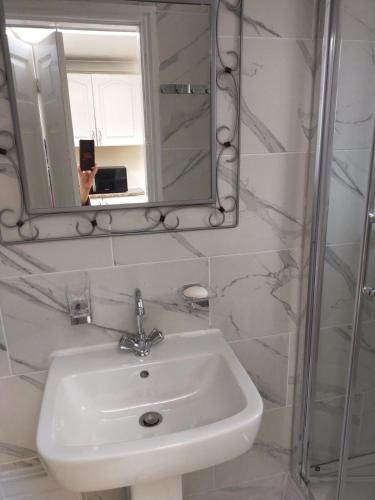 Apartment, Female and Children only in Other Apartment, Female and Children only in Other