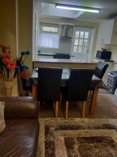 Apartment, Female and Children only in Other Apartment, Female and Children only in Other