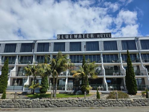 Bluewater Hotel in อฮูริรี Bluewater Hotel in อฮูริรี