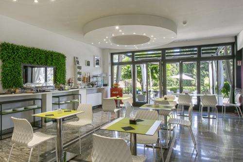 Food and beverages, Hotel Boomerang Roma in Rome West Food and beverages, Hotel Boomerang Roma in Rome West