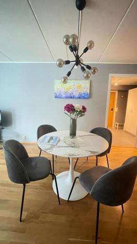 Comoditats, Koselig leilighet med et skritt unna skibakken! in Kongsberg Comoditats, Koselig leilighet med et skritt unna skibakken! in Kongsberg