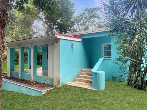 The Sunshine House in Orange Grove The Sunshine House in Orange Grove