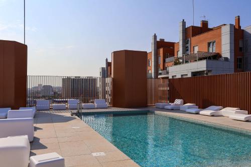 Piscina, Loop Homes Tower Burjassot Hotel in Valencia Piscina, Loop Homes Tower Burjassot Hotel in Valencia