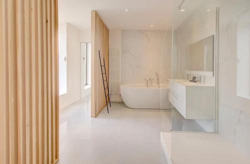 Ducha, Villa Molinant, évasion en Pierres Dorées (Villa Molinant, evasion en Pierres Dorees) in Bagnols Ducha, Villa Molinant, évasion en Pierres Dorées (Villa Molinant, evasion en Pierres Dorees) in Bagnols