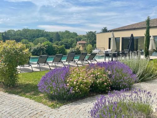 Vistas, Villa Molinant, évasion en Pierres Dorées (Villa Molinant, evasion en Pierres Dorees) in Bagnols Vistas, Villa Molinant, évasion en Pierres Dorées (Villa Molinant, evasion en Pierres Dorees) in Bagnols