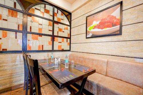 Lobby, Super Townhouse Oak Mahadevapura Opposite Phoenix Mall Formerly Grand Wilton Inn in Krishnarajapura Lobby, Super Townhouse Oak Mahadevapura Opposite Phoenix Mall Formerly Grand Wilton Inn in Krishnarajapura