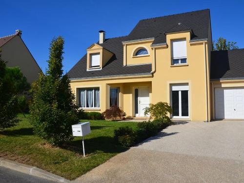 Exterior view, Maison Reine-Claude in Esbly Exterior view, Maison Reine-Claude in Esbly