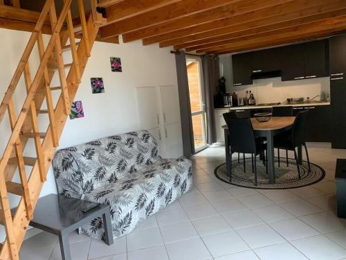 Gite cocon Vassiviere Aux abords du lac in Beaumont-du-Lac Gite cocon Vassiviere Aux abords du lac in Beaumont-du-Lac